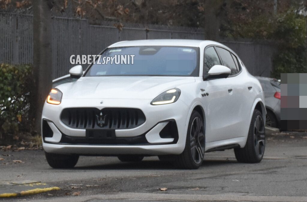 Maserati Grecale Folgore: il SUV elettrico avvistato in strada [FOTO SPIA]