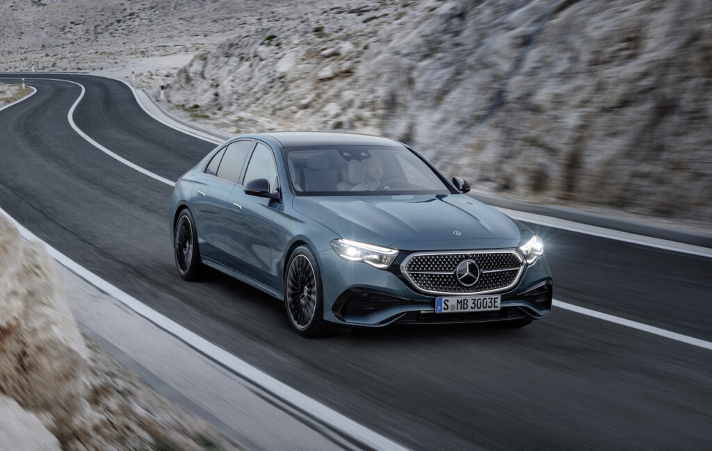 Mercedes Classe E 2023: un design elegante e premium [VIDEO]