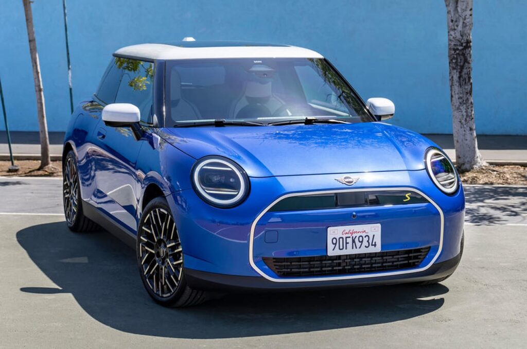 Mini Cooper 2024 svelata prima del lancio ufficiale [FOTO]