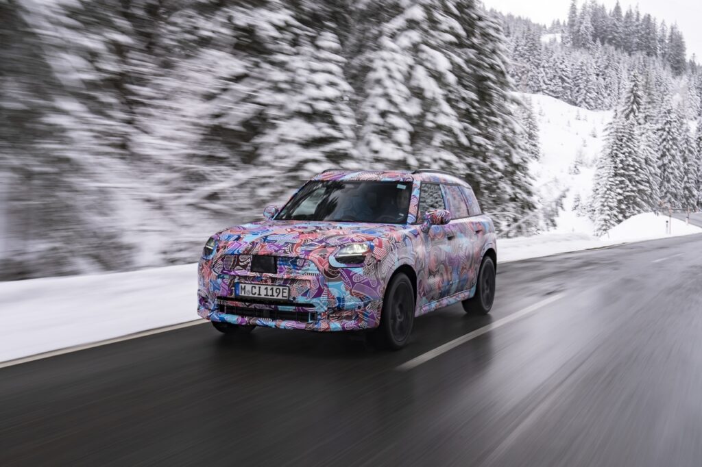 Mini Countryman 2024: svelate nuove informazioni sulla terza generazione [FOTO]