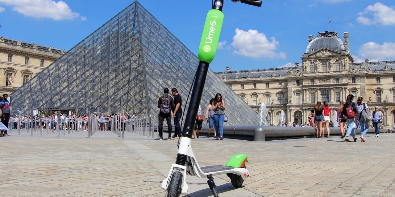 Monopattini elettrici a noleggio: a Parigi vietati dopo un referendum