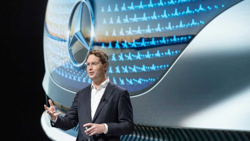 Mercedes sta con le elettriche: Kallenius “Meglio degli e-fuels”