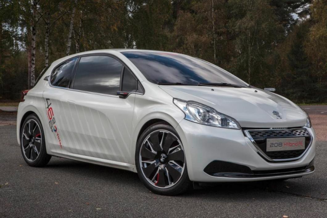 Peugeot 208 Hybrid FE: il concept super efficiente festeggia 10 anni