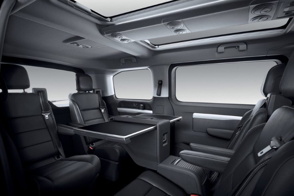 Peugeot e-Traveller 2023