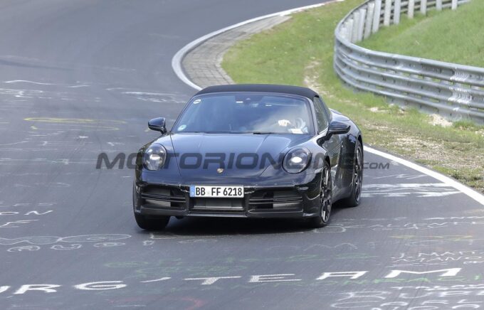 Porsche 911 Targa 2024 - Foto spia 20-04-2023