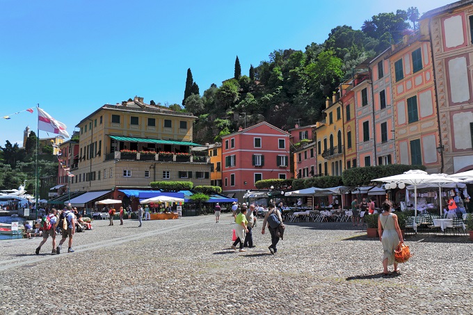 Portofino, istituite due zone rosse in centro: si può passeggiare ma è vietato fermarsi