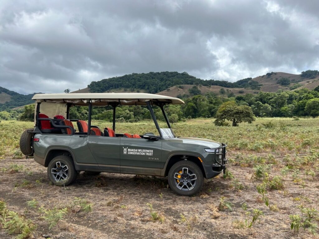 Un Rivian R1T usato in Africa come veicolo per safari [FOTO e VIDEO]