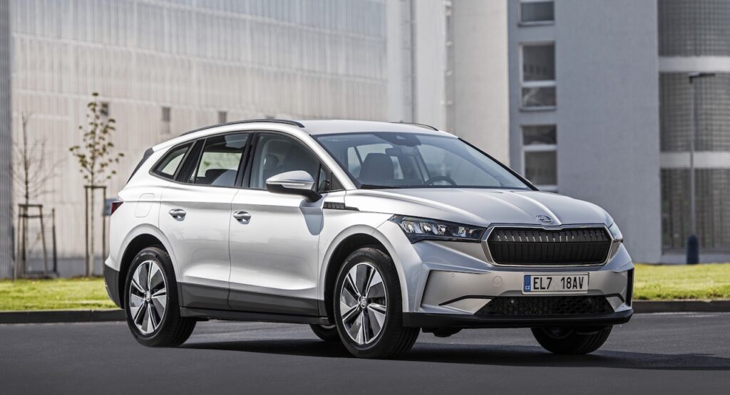 Skoda Enyaq iV 50: il SUV 100% elettrico ora costa meno di 40.000 € [FOTO]