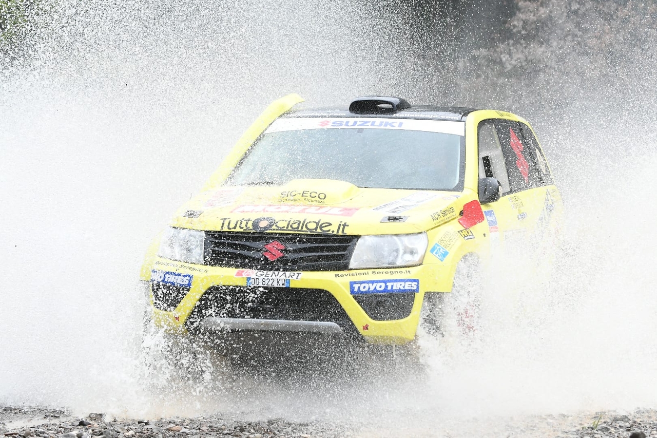 Suzuki conquista il primo posto al 1° Baja Colline Metallifere