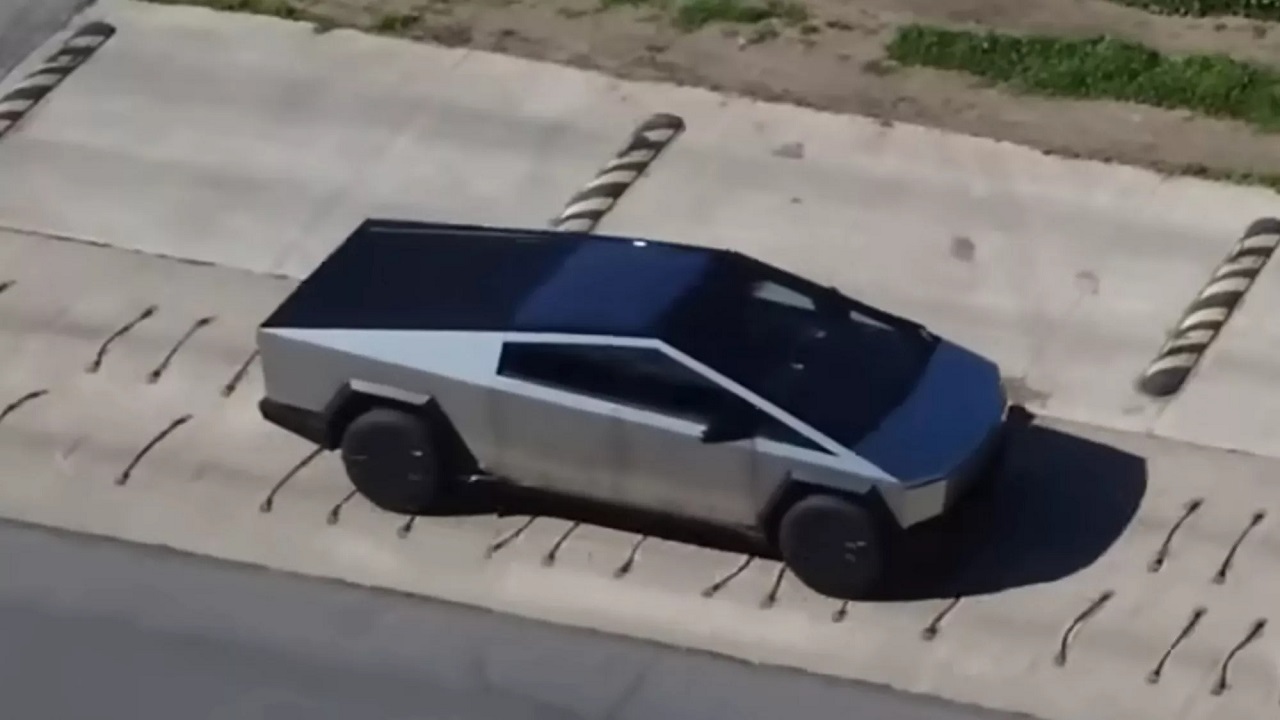 Tesla Cybertruck: un video mostra come si comporta sulle strade sconnesse