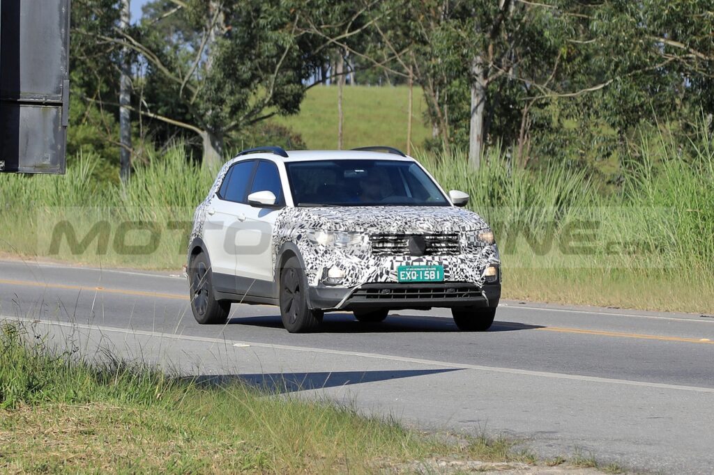 volkswagen-t-cross-2024-primo-avvistamento-del-nuovo-restyling-foto-spia