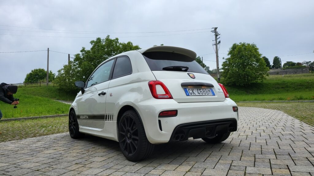 Abarth 695 Competizione 2023