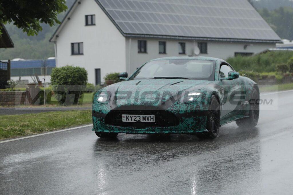 Aston Martin Vantage: primo avvistamento del successore [FOTO SPIA]