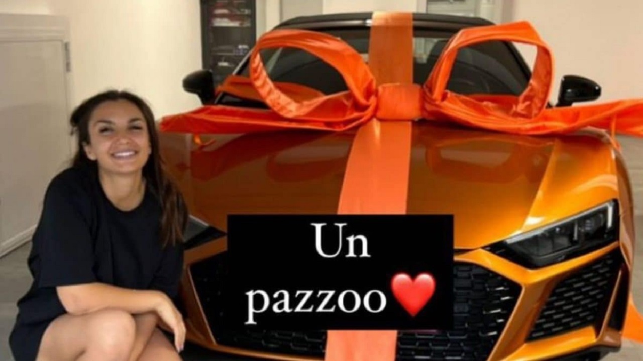 Elettra Lamborghini ha una nuova auto di lusso: regalo di compleanno di Afrojack
