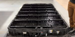 Hummer EV: la sua batteria pesa quanto una Volkswagen Polo [VIDEO]