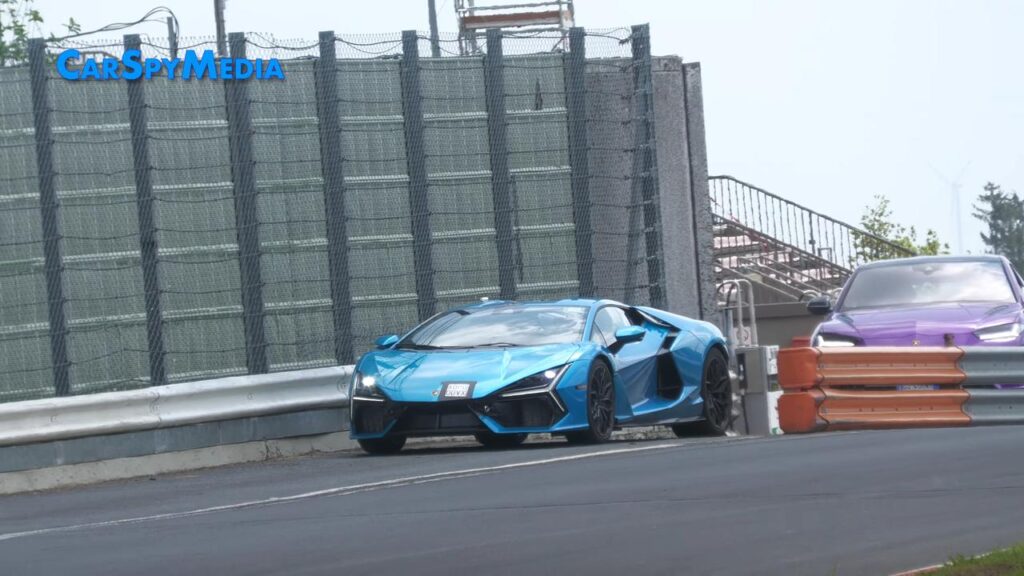 Lamborghini Revuelto: primi test senza veli sul circuito del Nurburgring [VIDEO SPIA]