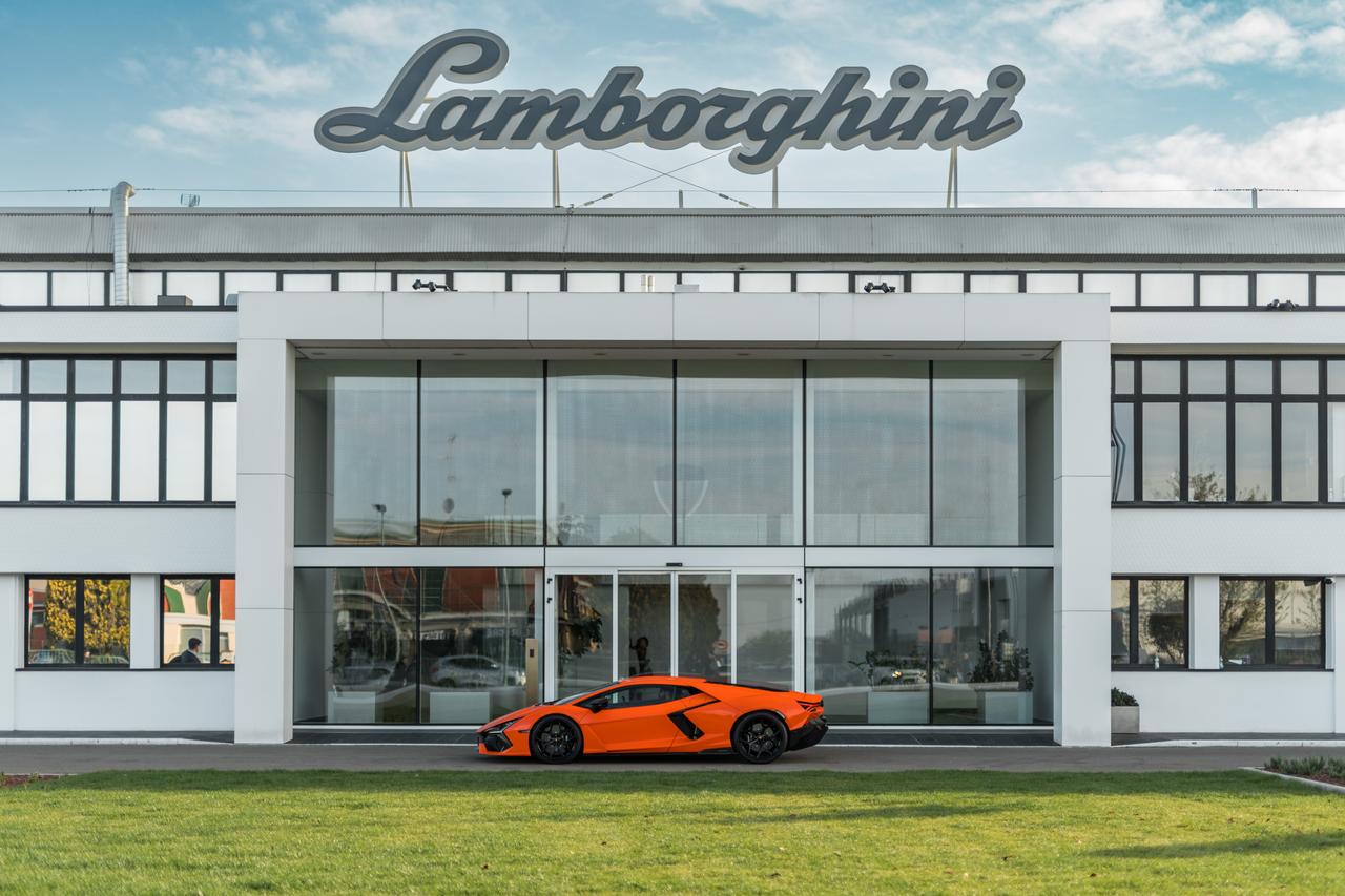 Lamborghini dona 1 milione di euro a sostegno della Regione Emilia-Romagna