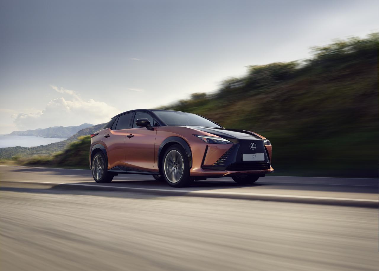 Lexus RZ: il primo EV del brand si prepara per il lancio a Barcellona