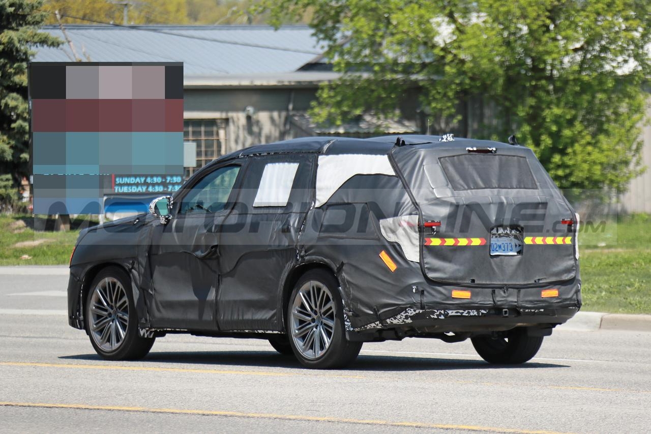 Lexus TX 2024 prototipo foto spia