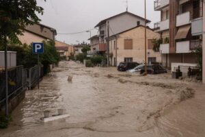 Maltempo in Emilia Romagna, le esondazioni hanno già fatto 3 morti: 23 Comuni colpiti, ci sono 3 dispersi