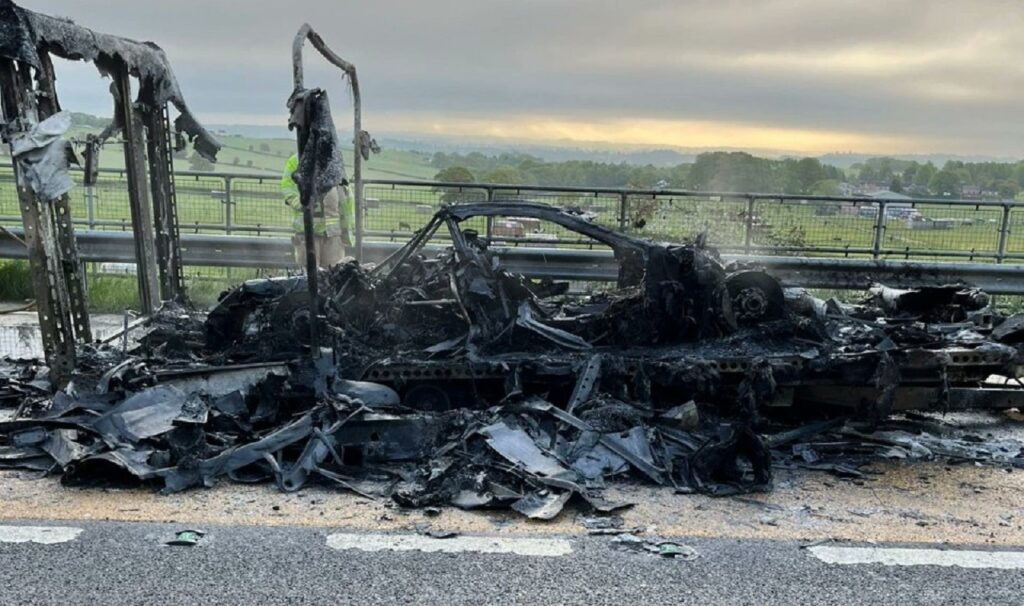 Mercedes-AMG One prende fuoco durante il trasporto