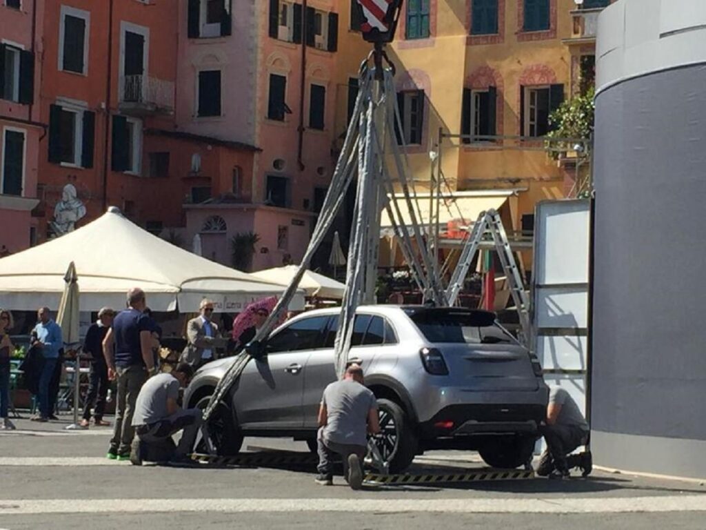 Nuova Fiat 600: avvistata a Lerici con carrozzeria grigia