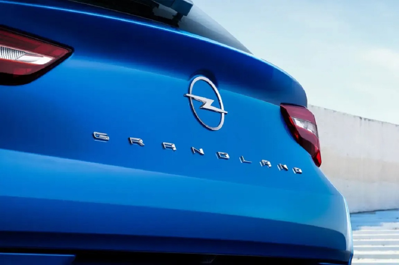 Opel Grandland: 550 km di autonomia per il suo successore elettrico che arriverà nel 2024