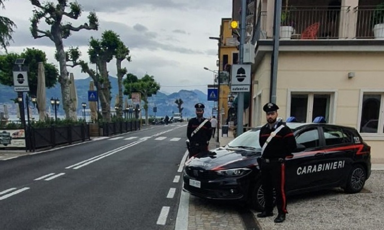 Pensionato assatanato distrugge autovelox con fionda e biglie dopo aver preso due multe