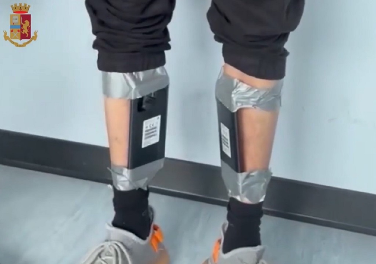 Truffa all’esame per la patente: la Polizia di Milano coglie in flagranza 4 persone