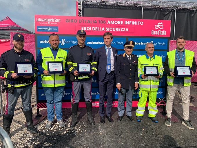 Autostrade per l’Italia e Polizia stradale: insieme al Giro d’Italia con gli “Eroi della sicurezza”