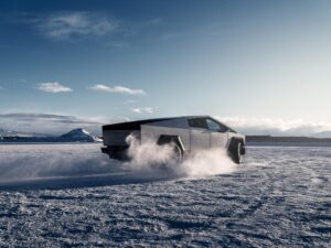 Tesla Cybertruck: partiti i test invernali sulla neve [TEASER]