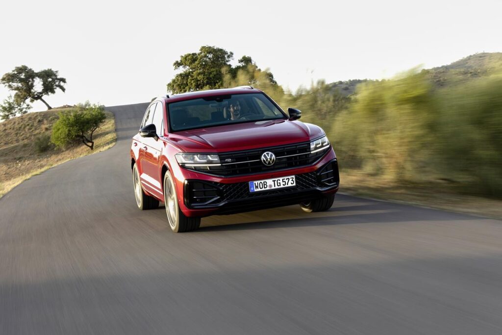 Volkswagen Touareg 2024: il grande SUV si rinnova nel design e nei contenuti [FOTO]