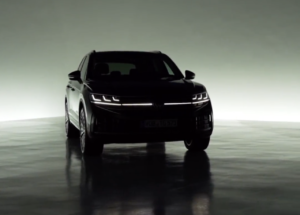 Volkswagen Touareg 2024: il nuovo restyling sarà svelato domani [VIDEO TEASER]