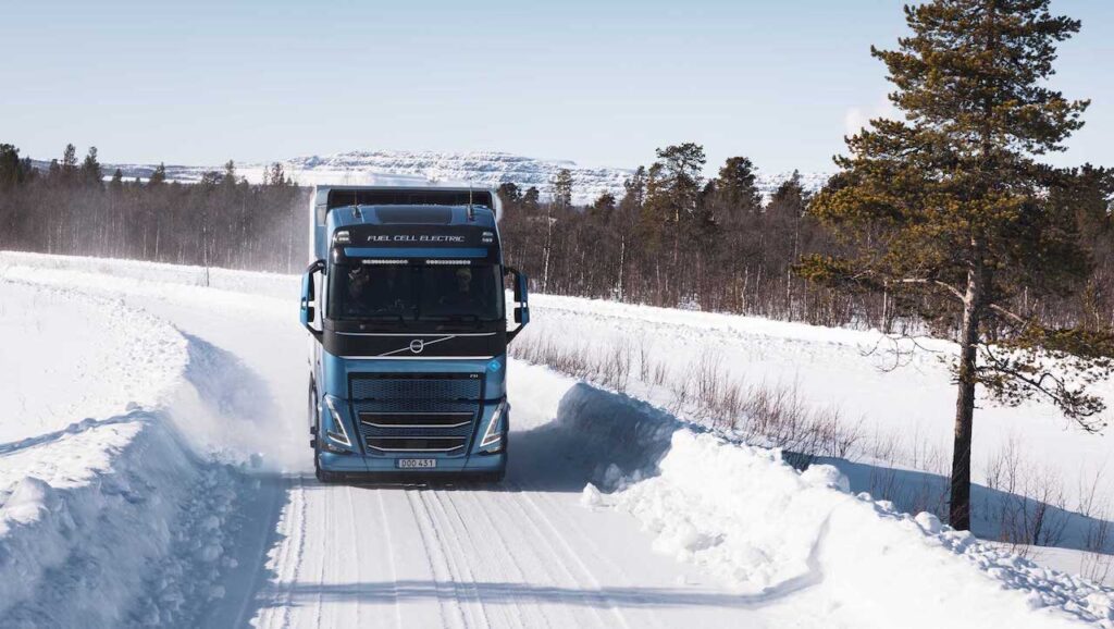 Volvo: al via i test su strade pubbliche per i camion ad idrogeno