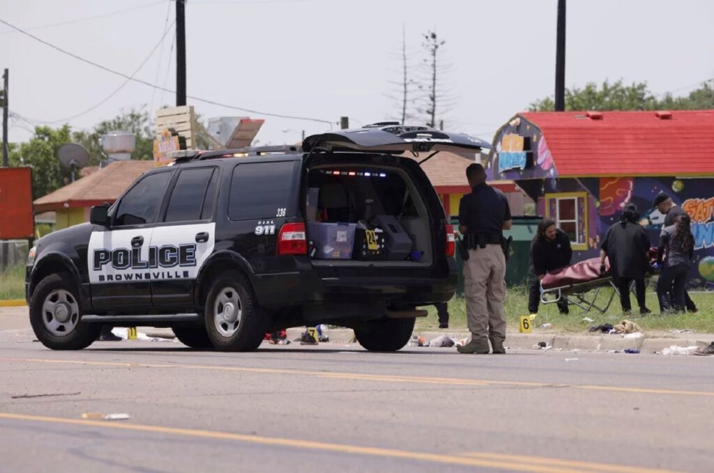 Uomo investe e uccide con la sua auto 8 persone in Texas