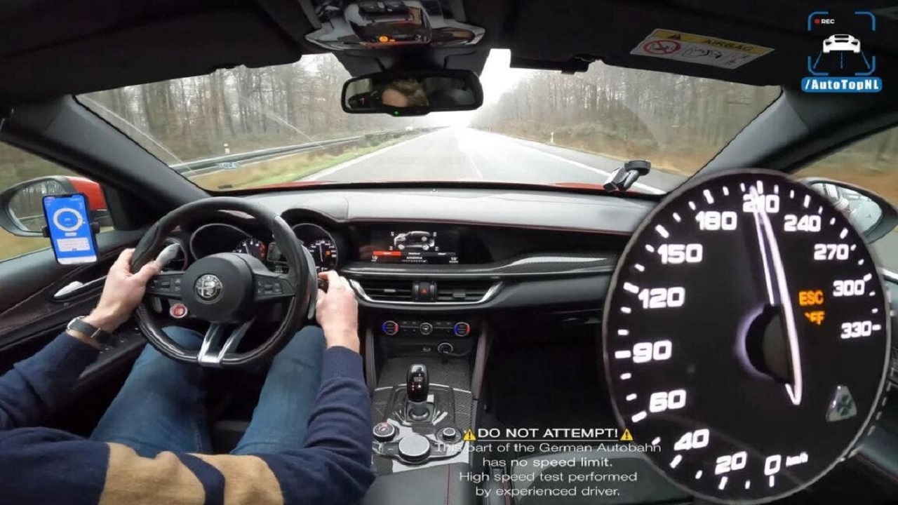 Alfa Romeo Stelvio Quadrifoglio Autobahn