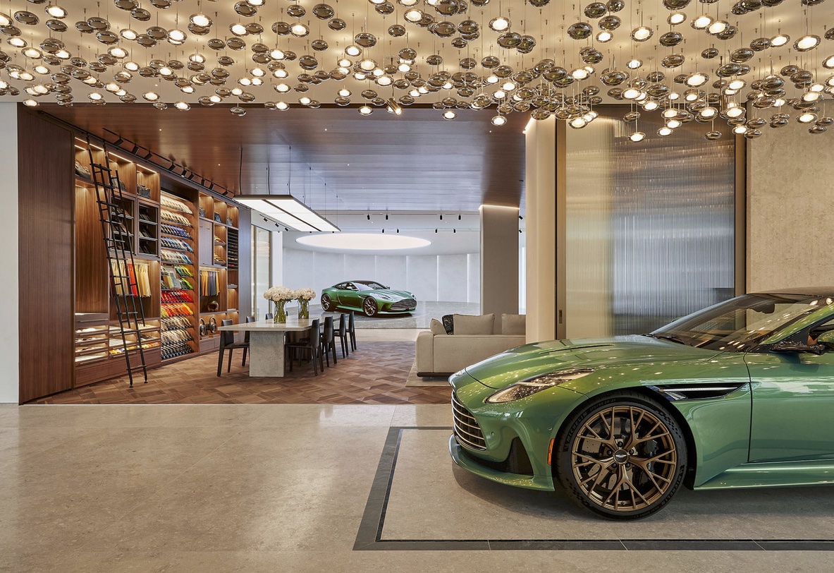 Aston Martin: aperto a New York il primo flagship store di lusso