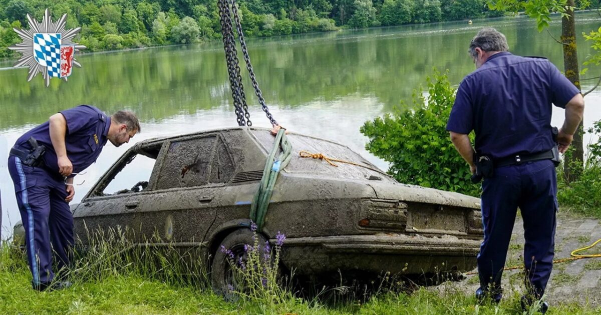  El misterioso BMW Serie rescatado después de años de un lago en Alemania sin óxido