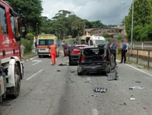 Grottaferrata, camion contromano provoca maxi-incidente: sei feriti, di cui due gravi