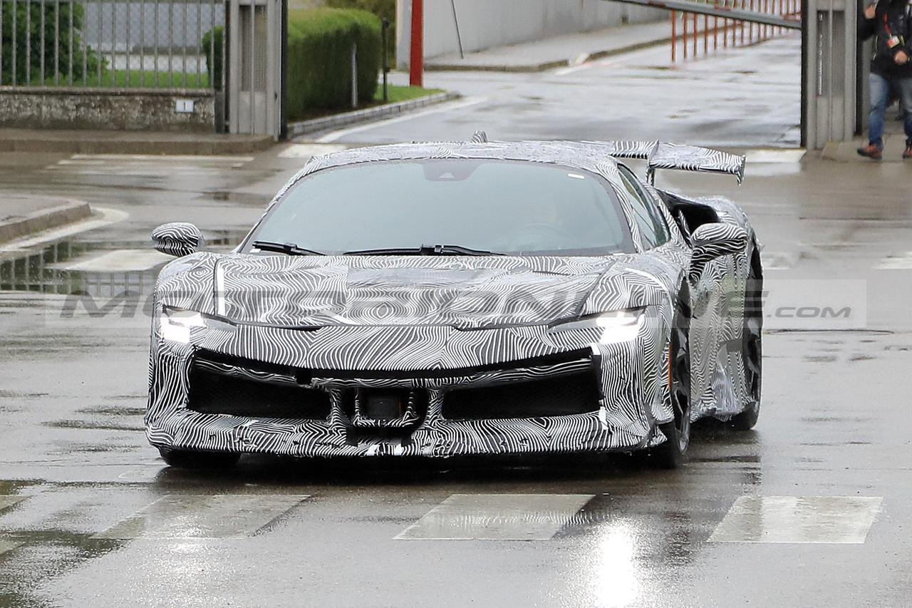 La nuova Ferrari SF90 LM 2023: la hypercar estrema di Maranello