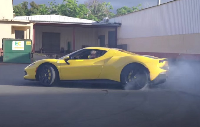 Compra una Ferrari 296 GTB da 390.000 € e la rovina in un’ora: la disavventura di uno youtuber [VIDEO]