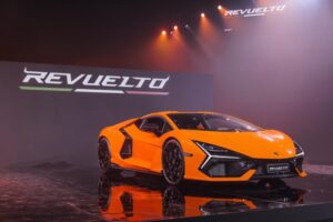 Lamborghini Revuelto: anteprima in Giappone per la nuova supercar ibrida [FOTO]