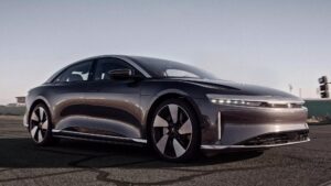 Lucid supera Tesla nel test di ricarica di 20 minuti