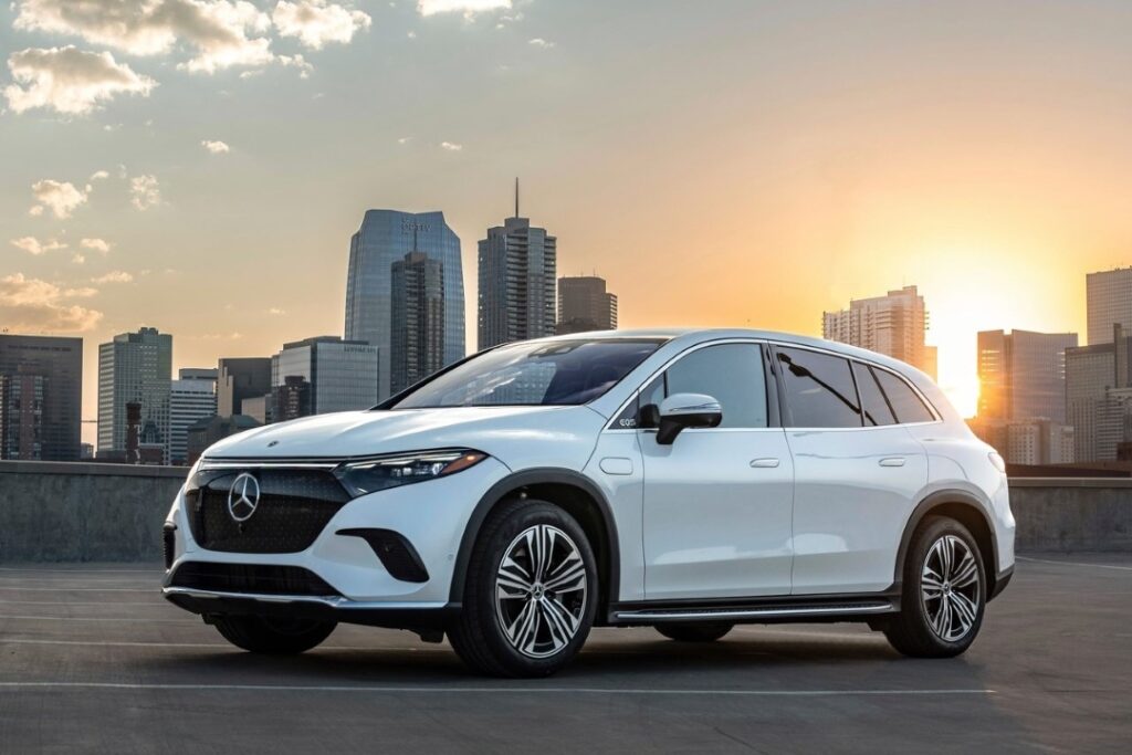 Mercedes EQS SUV 2023