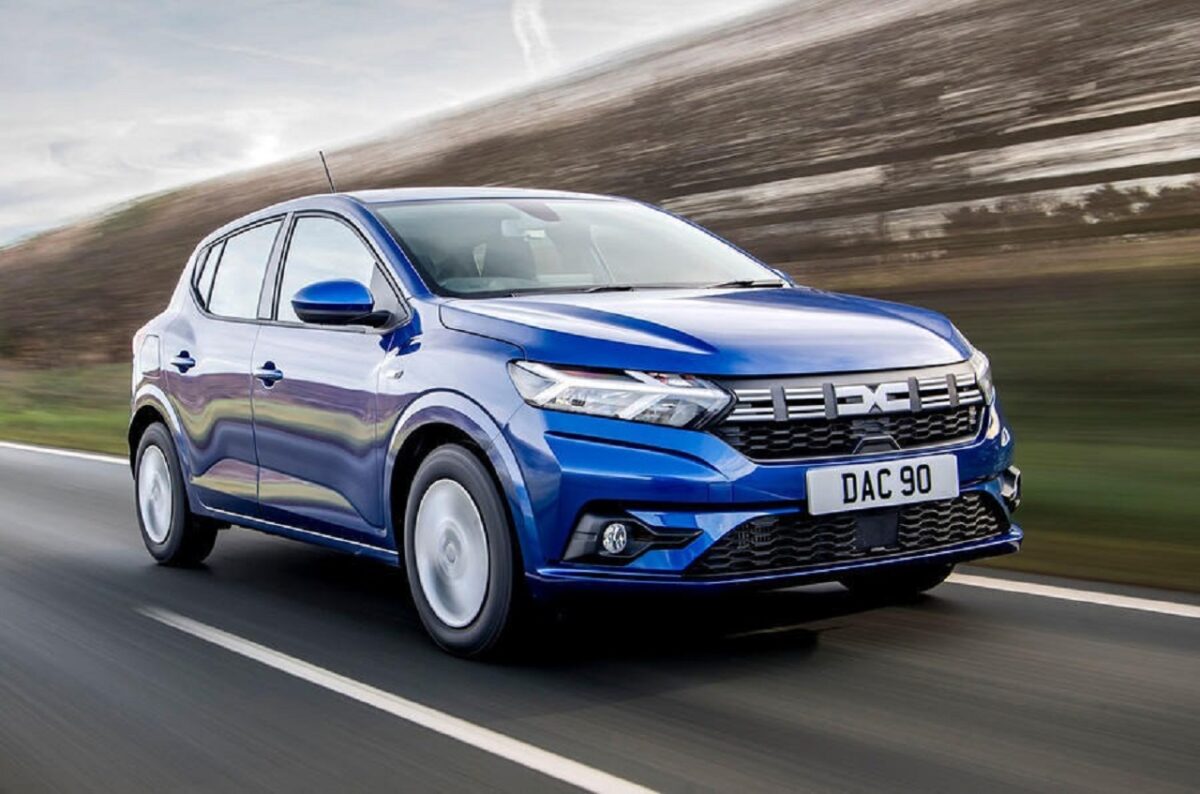 Nuova Dacia Sandero elettrica arriverà nel 2027