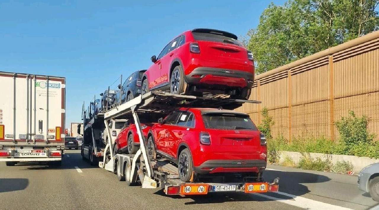 Nuova Fiat 600: nuove foto spia del SUV compatto