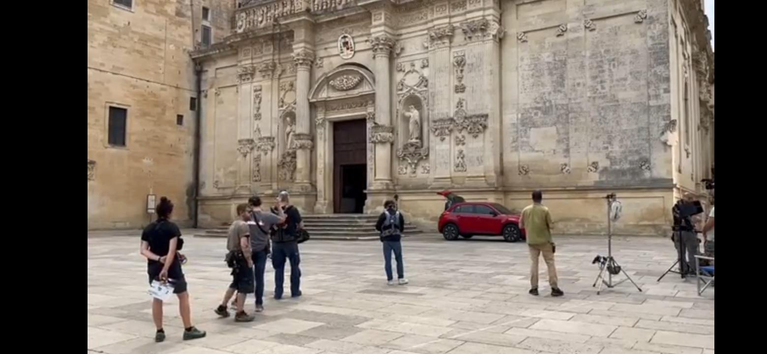 Nuova Fiat 600 avvistata a Lecce per lo spot con Leonardo Di Caprio