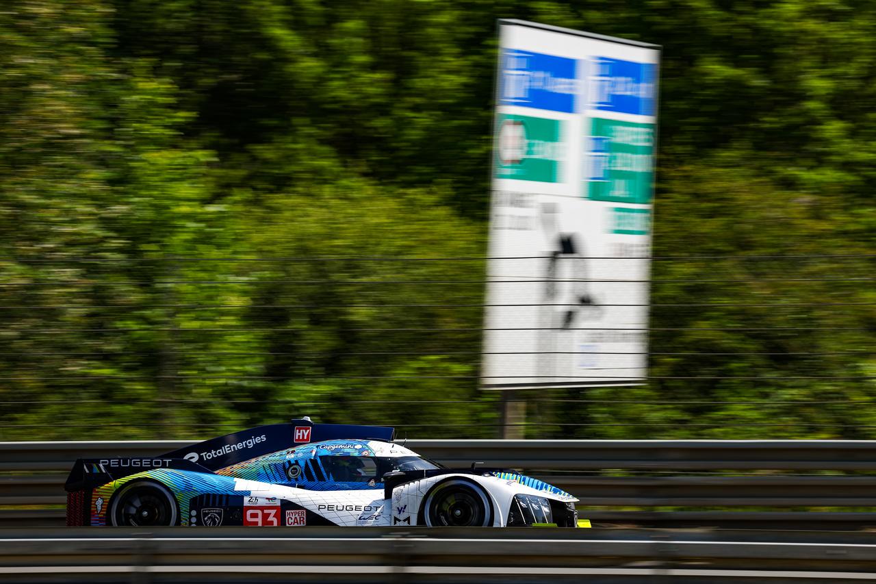 Peugeot 9X8 primi giri 24 Ore di Le Mans 2023