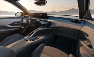 Peugeot panoramic i-Cockpit: svelato il nuovo cockpit digitale del Leone [FOTO]