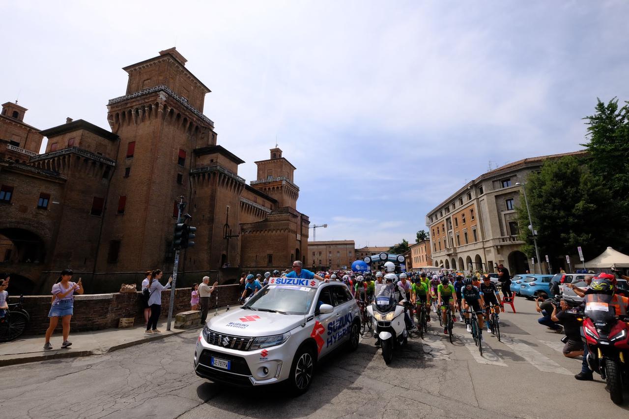 Suzuki è Auto ufficiale dei Campionati Italiani di Ciclismo su Strada 2023